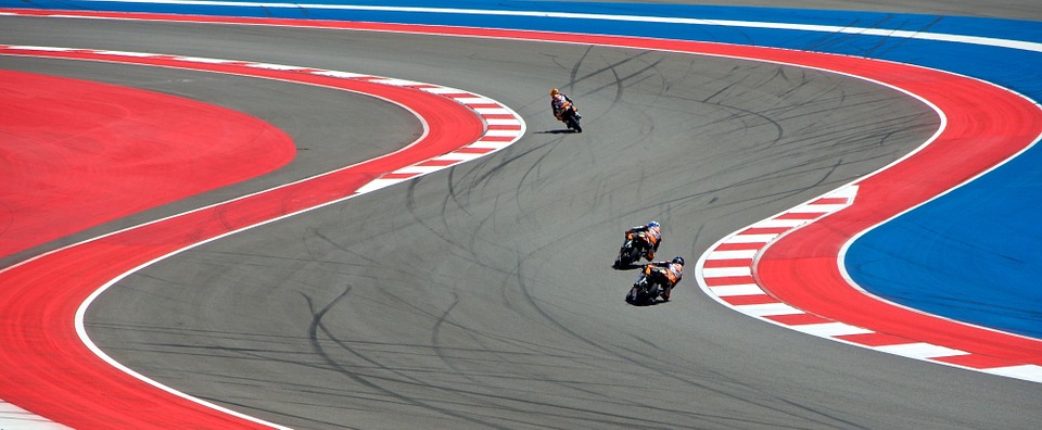 Bogaty w wydarzenia tydzień w MotoGP. Ścigacze zmierzają ku Walencji.