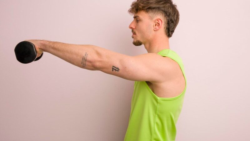 Najlepsze ćwiczenia na przedramiona zwiększające siłę i wytrzymałość